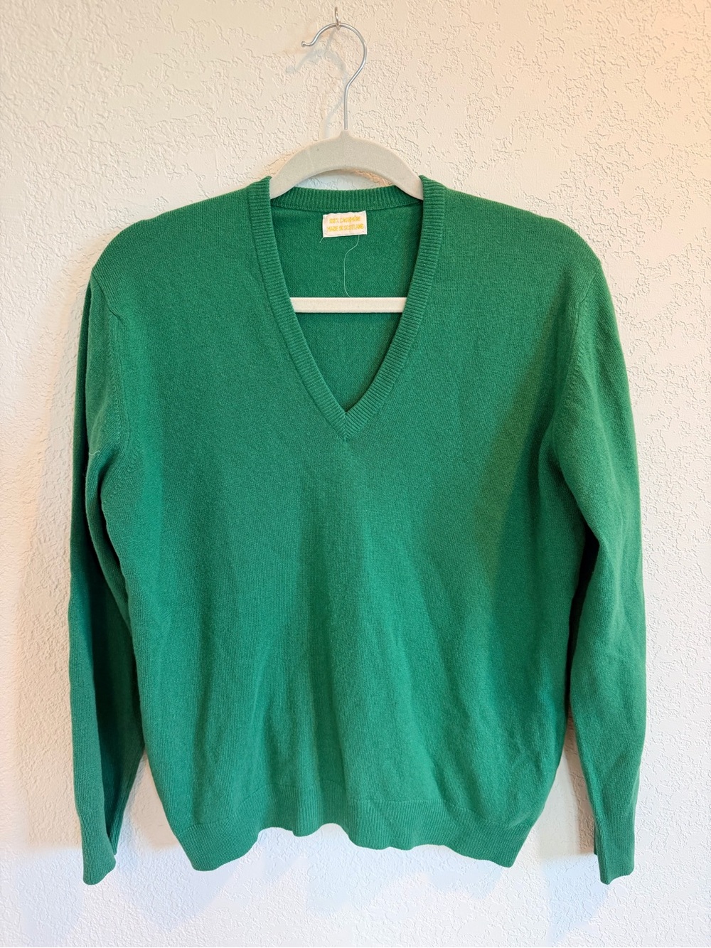 (SHELL) Green V-Neck Men's Sweater